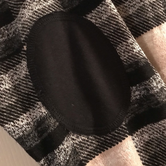 Tunic hoodie by Emerald - Picture 2 of 3